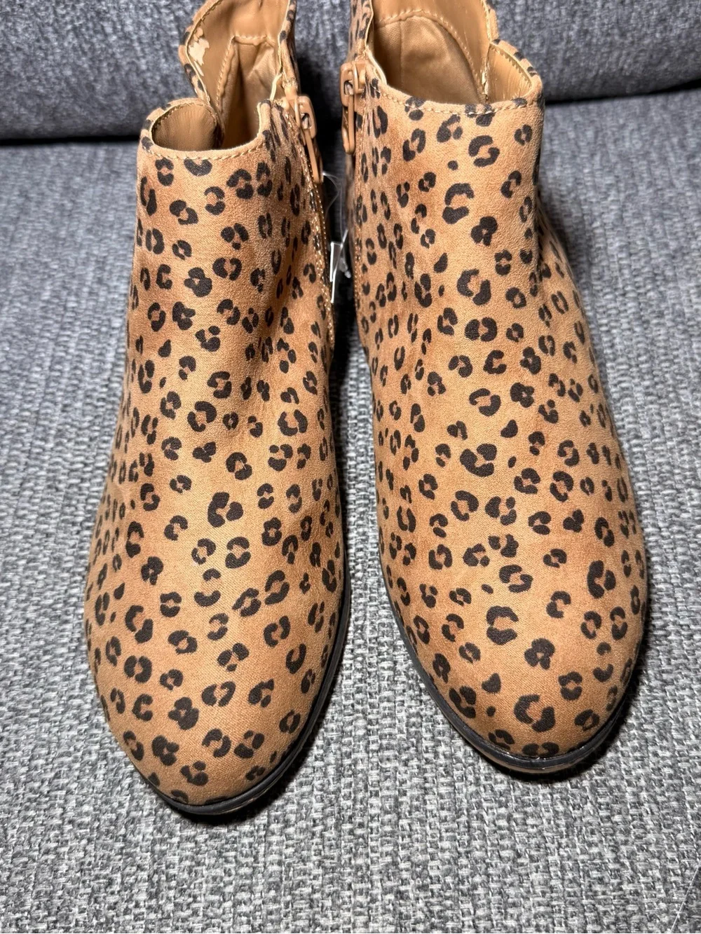 Cat & Jack Opal Leopard Print Ankle Booties Big Girl size 5